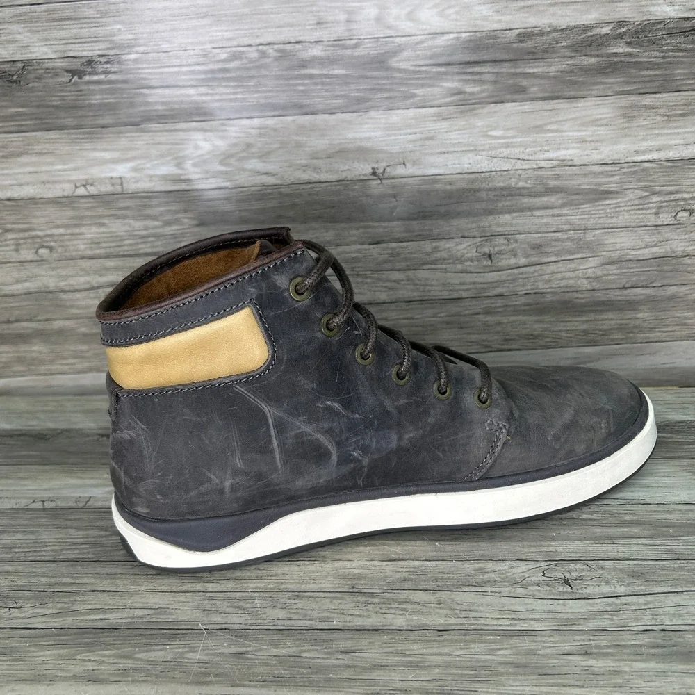 OluKai kekaha chukka